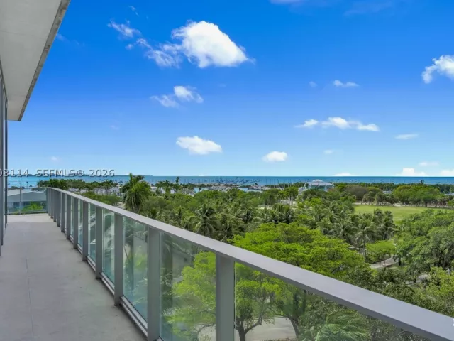 5-bedroom condo for sale in Miami - 2675 S Bayshore Dr 602S - MondialRealty