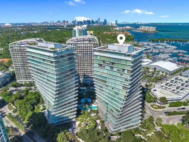 5-bedroom condo for sale in Miami - 2675 S Bayshore Dr 602S - MondialRealty