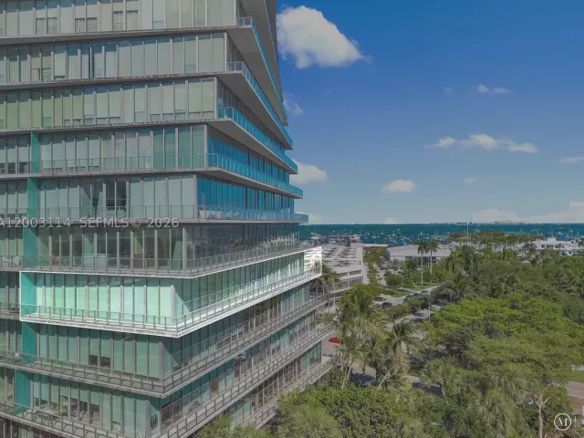 5-bedroom condo for sale in Miami - 2675 S Bayshore Dr 602S - MondialRealty