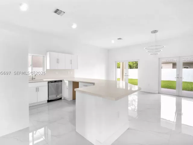4-bedroom home for sale in Homestead - 12901 SW 265th St - MondialRealty