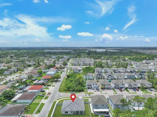 4-bedroom home for sale in Homestead - 12901 SW 265th St - MondialRealty