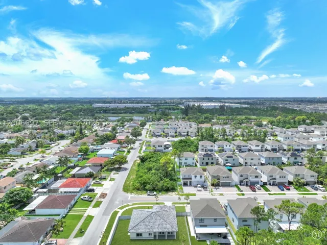 4-bedroom home for sale in Homestead - 12901 SW 265th St - MondialRealty