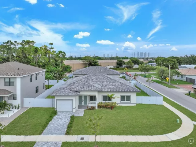 4-bedroom home for sale in Homestead - 12901 SW 265th St - MondialRealty