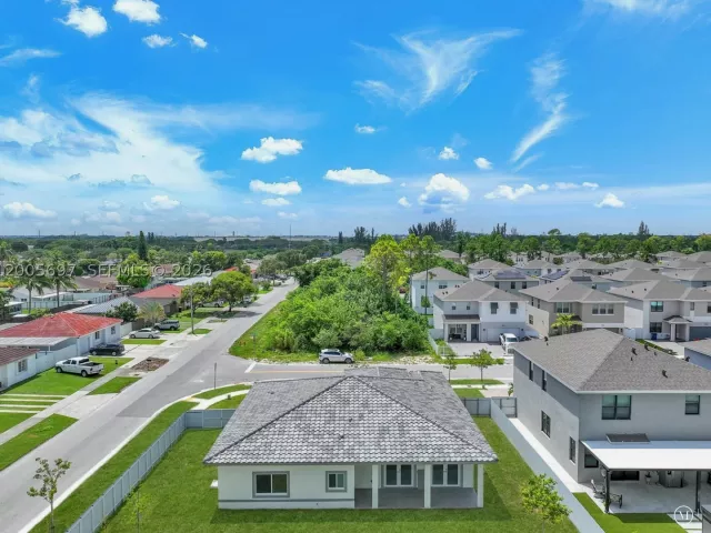4-bedroom home for sale in Homestead - 12901 SW 265th St - MondialRealty