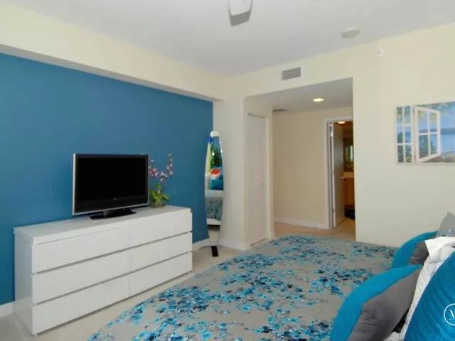 2-bedroom condo for rent in Fort Lauderdale - 2821 N Ocean Boulevard 401s - MondialRealty