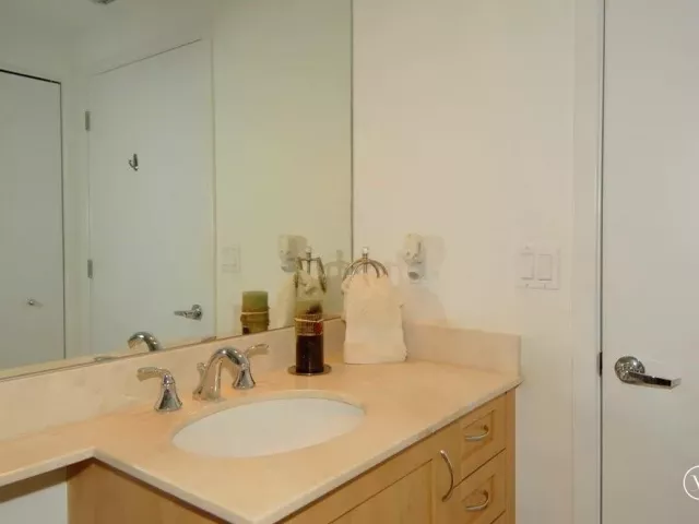 2-bedroom condo for rent in Fort Lauderdale - 2821 N Ocean Boulevard 401s - MondialRealty
