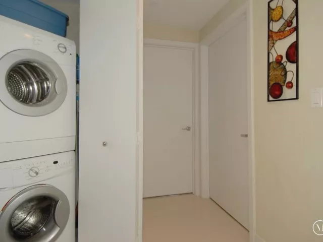 2-bedroom condo for rent in Fort Lauderdale - 2821 N Ocean Boulevard 401s - MondialRealty