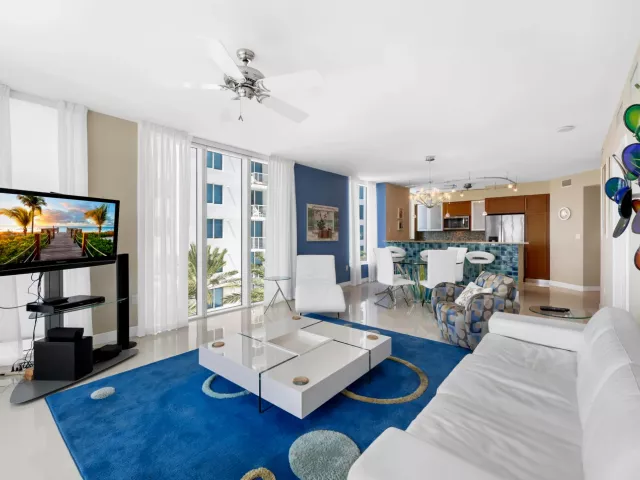 2-bedroom condo for rent in Fort Lauderdale - 2821 N Ocean Boulevard 401s - MondialRealty