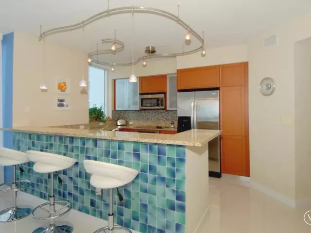 2-bedroom condo for rent in Fort Lauderdale - 2821 N Ocean Boulevard 401s - MondialRealty