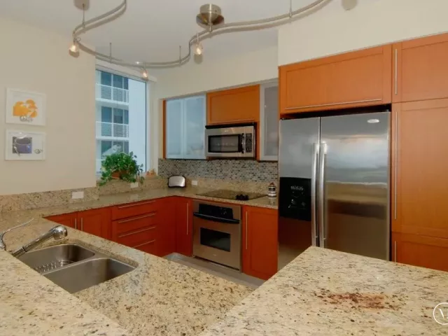 2-bedroom condo for rent in Fort Lauderdale - 2821 N Ocean Boulevard 401s - MondialRealty