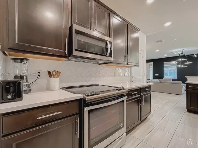 3-bedroom home for rent in Hollywood - 5040 Eucalyptus Dr 2 - MondialRealty