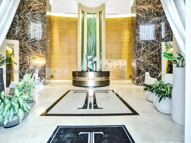 3-bedroom condo for rent in Sunny Isles Beach - 15901 Collins Ave 2807 - MondialRealty