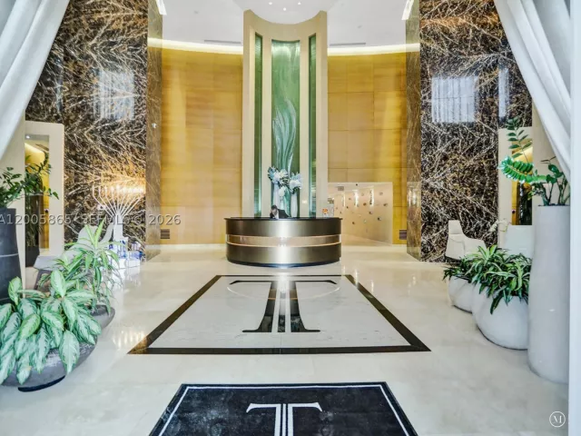 3-bedroom condo for rent in Sunny Isles Beach - 15901 Collins Ave 2807 - MondialRealty