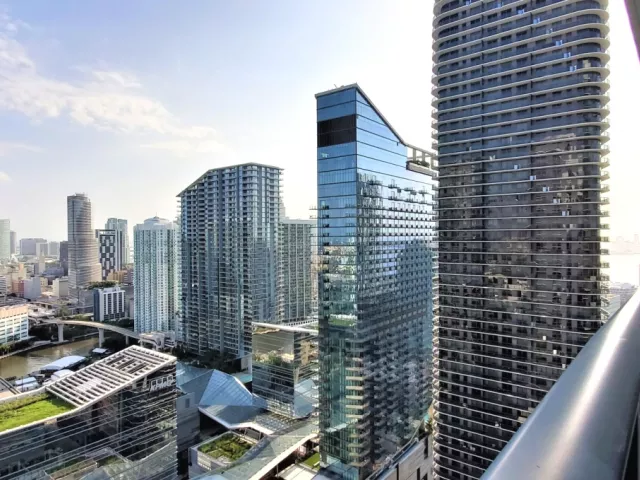 1-bedroom condo for rent in Miami - 55 SW 9th St 3610 - MondialRealty