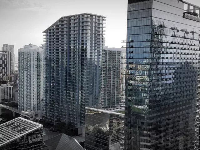 1-bedroom condo for rent in Miami - 55 SW 9th St 3610 - MondialRealty