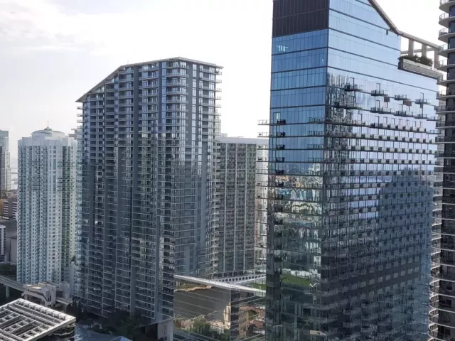 1-bedroom condo for rent in Miami - 55 SW 9th St 3610 - MondialRealty
