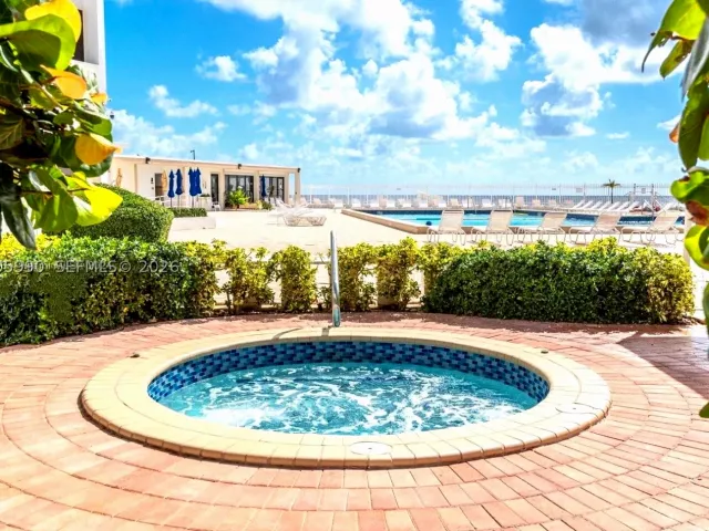 2-bedroom condo for rent in Hollywood - 3505 S Ocean Dr 209 - MondialRealty
