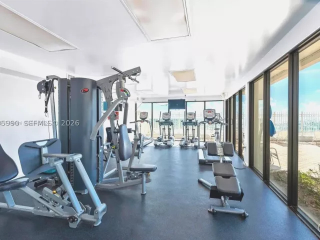 2-bedroom condo for rent in Hollywood - 3505 S Ocean Dr 209 - MondialRealty