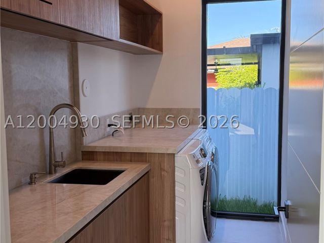 4-bedroom home for sale in Miami - 6449 SW 28th St - MondialRealty