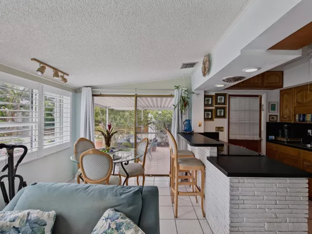 3-bedroom home for sale in Fort Lauderdale - 904 Citrus Isle - MondialRealty