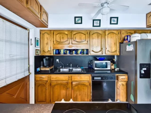 3-bedroom home for sale in Fort Lauderdale - 904 Citrus Isle - MondialRealty