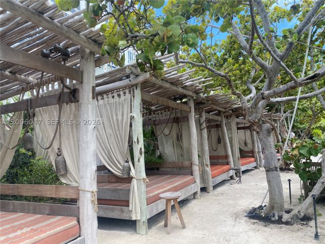 1-bedroom condo for rent in Miami Beach - 2301 Collins Ave 840 - MondialRealty