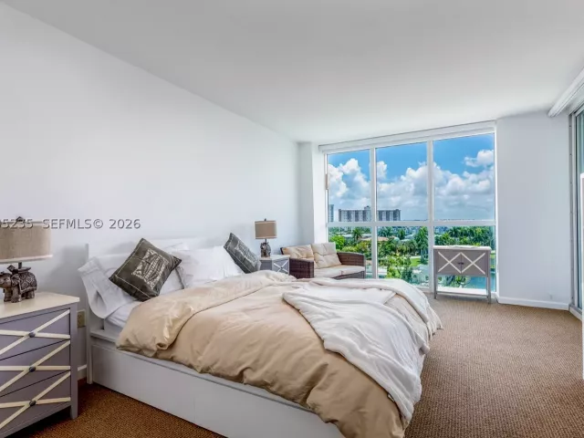 2-bedroom condo for sale in Sunny Isles Beach - 16500 Collins Ave 655 - MondialRealty