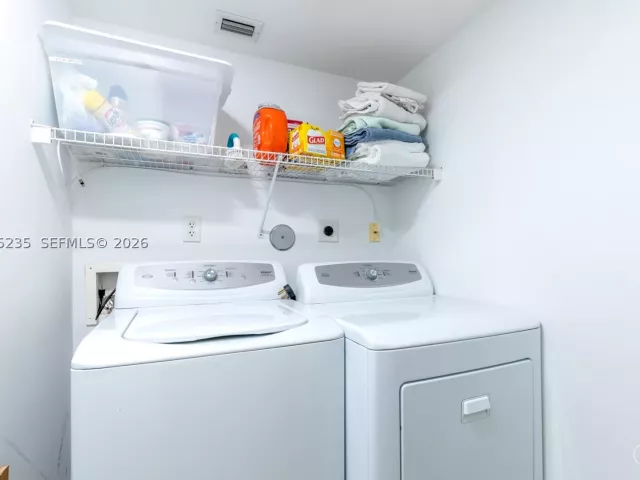 2-bedroom condo for sale in Sunny Isles Beach - 16500 Collins Ave 655 - MondialRealty