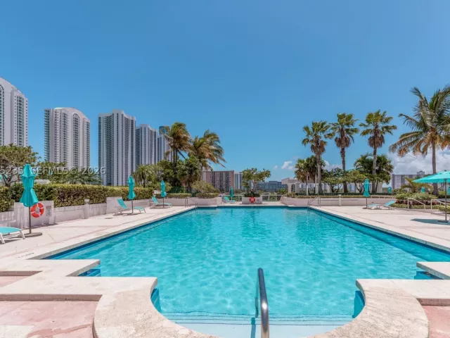2-bedroom condo for sale in Sunny Isles Beach - 16500 Collins Ave 655 - MondialRealty