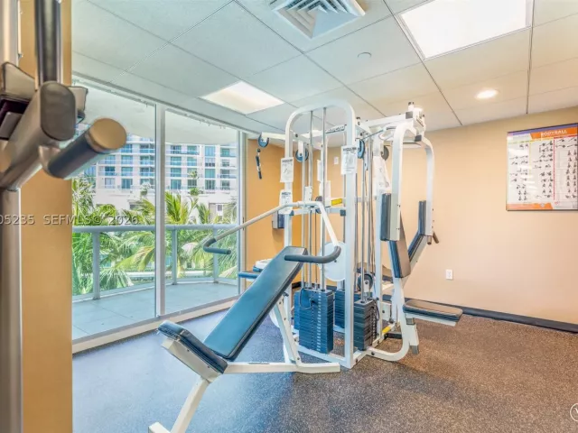 2-bedroom condo for sale in Sunny Isles Beach - 16500 Collins Ave 655 - MondialRealty