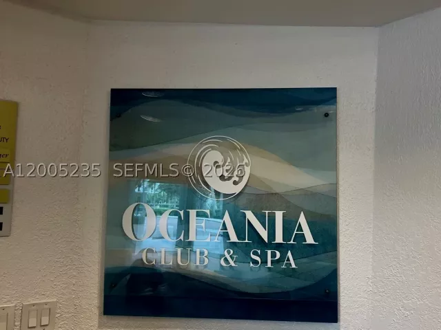 2-bedroom condo for sale in Sunny Isles Beach - 16500 Collins Ave 655 - MondialRealty