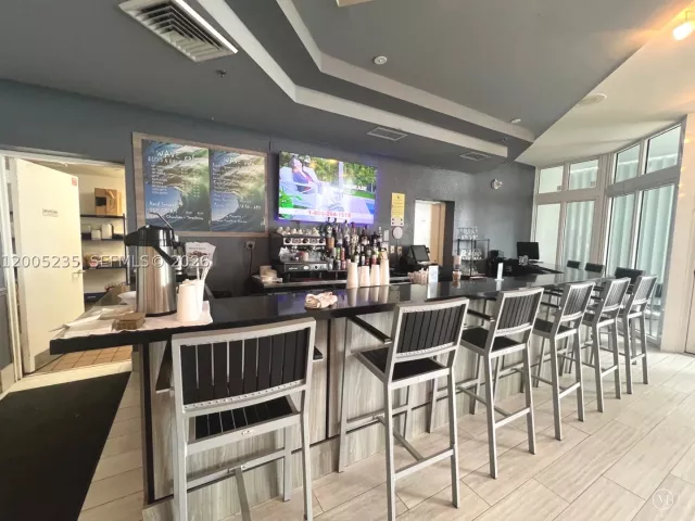 2-bedroom condo for sale in Sunny Isles Beach - 16500 Collins Ave 655 - MondialRealty