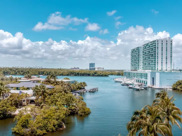 2-bedroom condo for rent in Sunny Isles Beach - 16500 Collins Ave 655 - MondialRealty