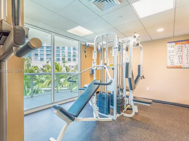 2-bedroom condo for rent in Sunny Isles Beach - 16500 Collins Ave 655 - MondialRealty