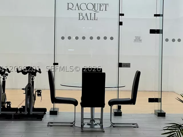 2-bedroom condo for rent in Sunny Isles Beach - 16500 Collins Ave 655 - MondialRealty
