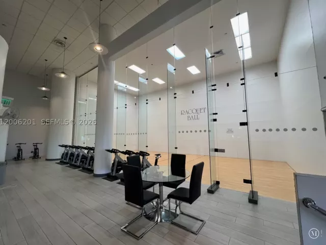 2-bedroom condo for rent in Sunny Isles Beach - 16500 Collins Ave 655 - MondialRealty
