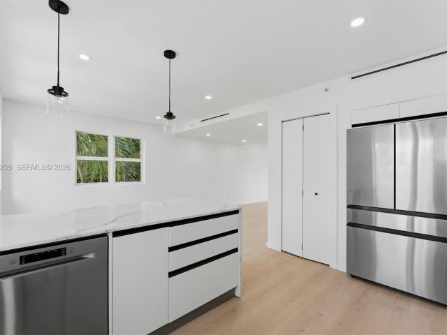 3-bedroom home for rent in Fort Lauderdale - 824 SE 12th Ct 840 - MondialRealty