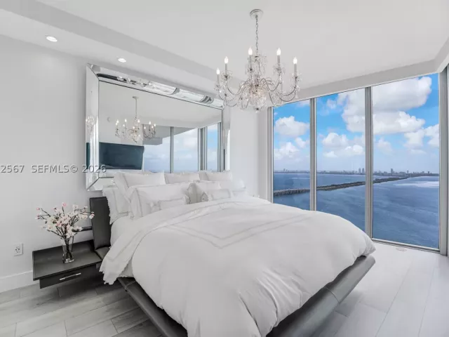 1-bedroom condo for sale in Miami - 2900 NE 7th Ave 4003 - MondialRealty