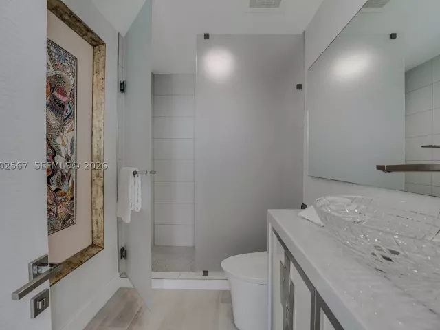 1-bedroom condo for sale in Miami - 2900 NE 7th Ave 4003 - MondialRealty