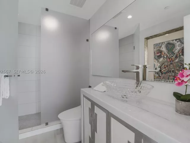 1-bedroom condo for sale in Miami - 2900 NE 7th Ave 4003 - MondialRealty