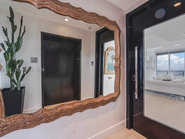 1-bedroom condo for sale in Miami - 2900 NE 7th Ave 4003 - MondialRealty