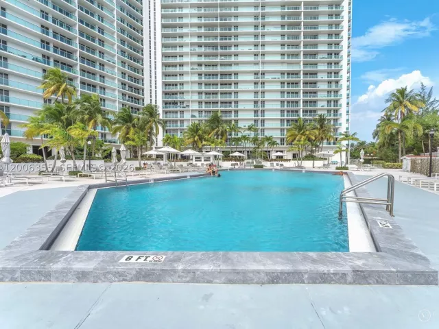 2-bedroom condo for sale in Sunny Isles Beach - 100 Bayview Dr 216 - MondialRealty