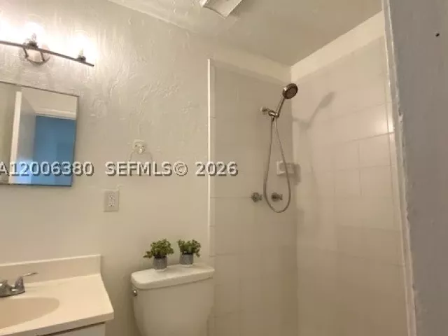 4-bedroom home for rent in Miami Gardens - 3929 NW 207th St Rd - MondialRealty
