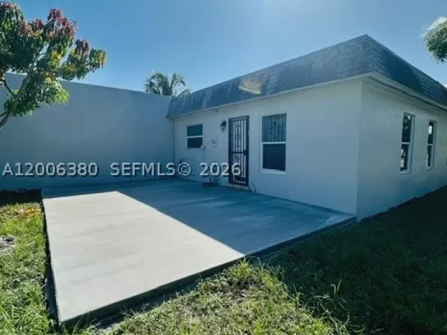 4-bedroom home for rent in Miami Gardens - 3929 NW 207th St Rd - MondialRealty