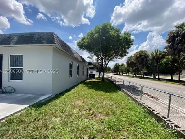 4-bedroom home for rent in Miami Gardens - 3929 NW 207th St Rd - MondialRealty