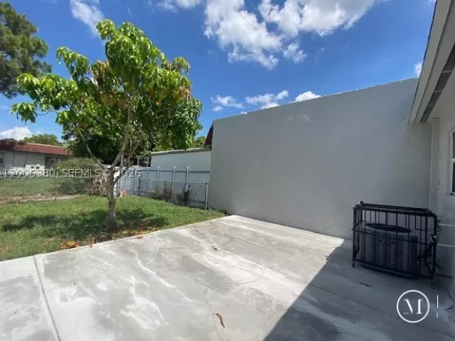 4-bedroom home for rent in Miami Gardens - 3929 NW 207th St Rd - MondialRealty