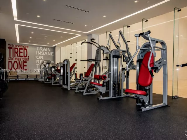 2-bedroom condo for rent in Miami - 901 Brickell Key Blvd 1009 - MondialRealty