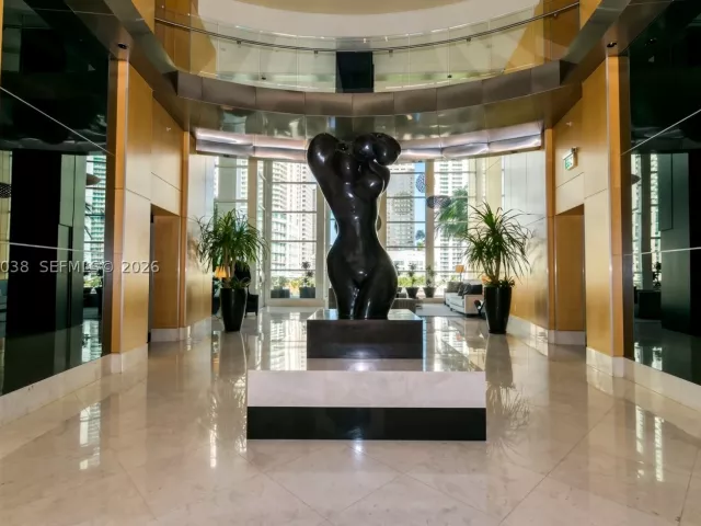 2-bedroom condo for rent in Miami - 901 Brickell Key Blvd 1009 - MondialRealty