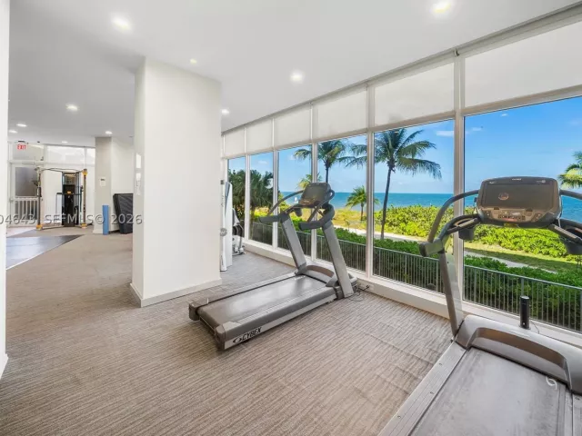 3-bedroom condo for rent in Key Biscayne - 600 Grapetree Dr 3BS - MondialRealty