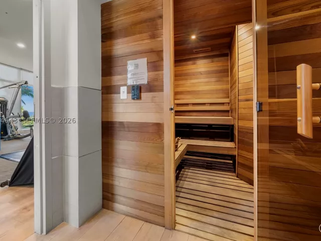 3-bedroom condo for rent in Key Biscayne - 600 Grapetree Dr 3BS - MondialRealty